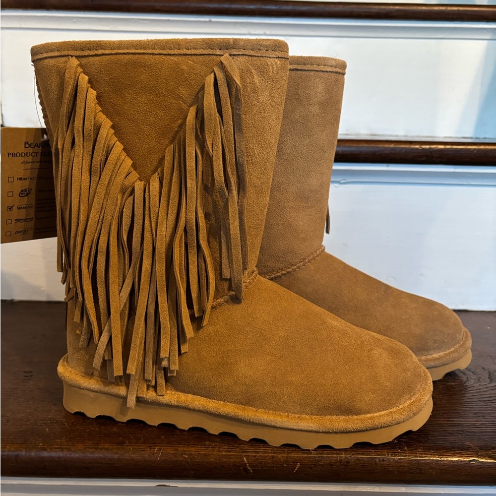 Bearpaw Tan Fringe Cherilyn Boots, iced coffee. Size 8. NIB.